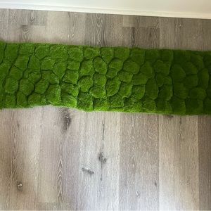 Moss table runner